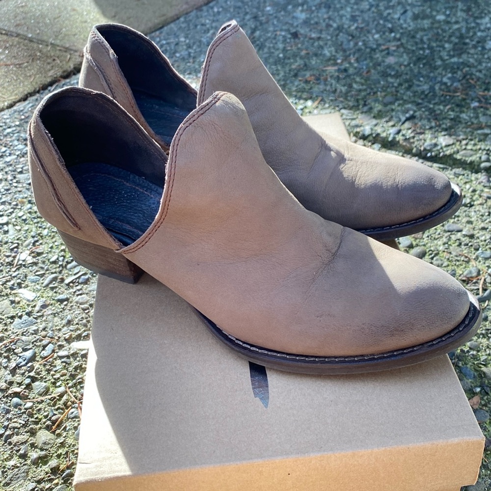 Rebel brown boots size 7